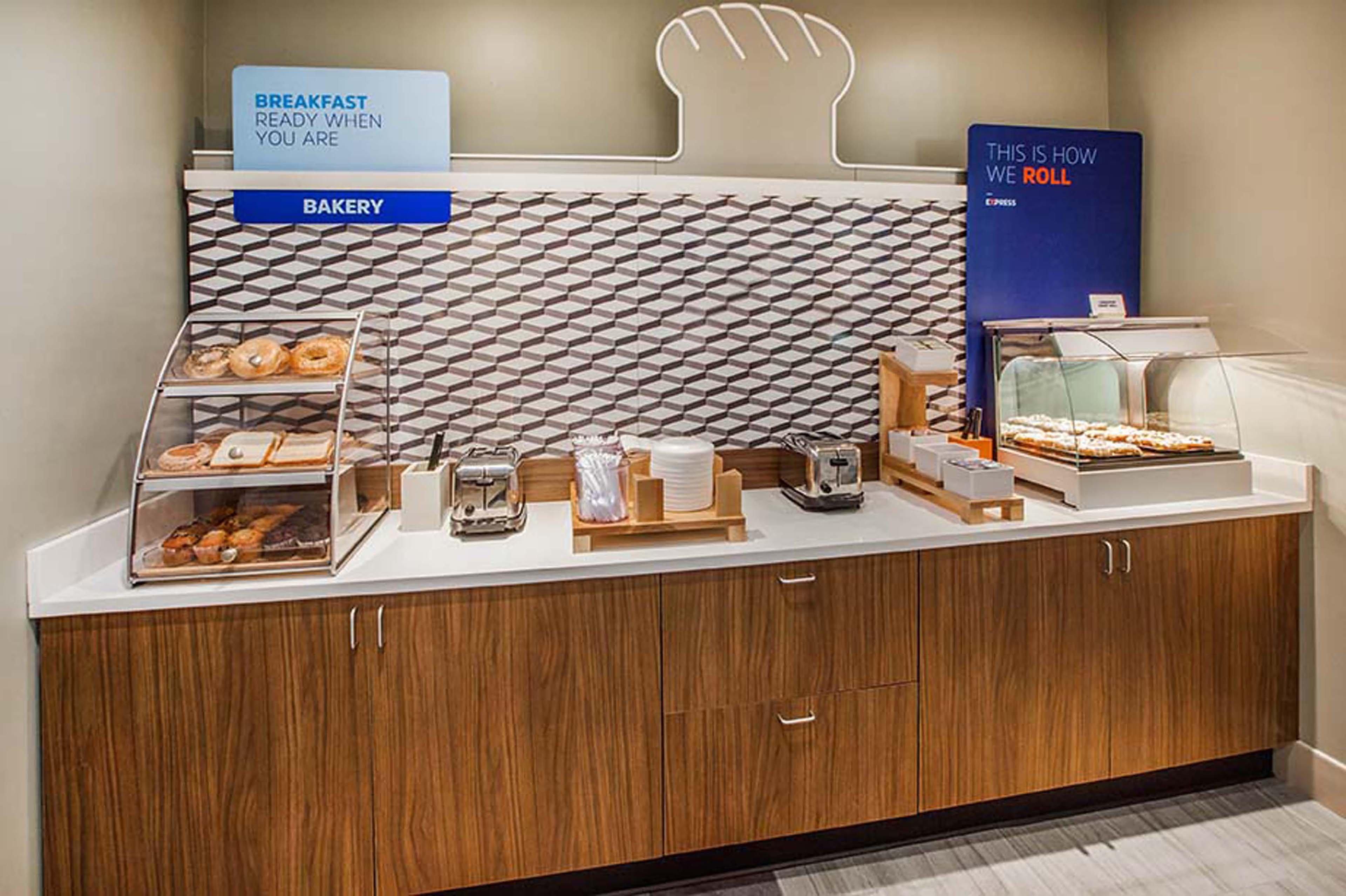 Holiday Inn Express Hotel & Suites Brooksville West, An Ihg Hotel Exteriör bild
