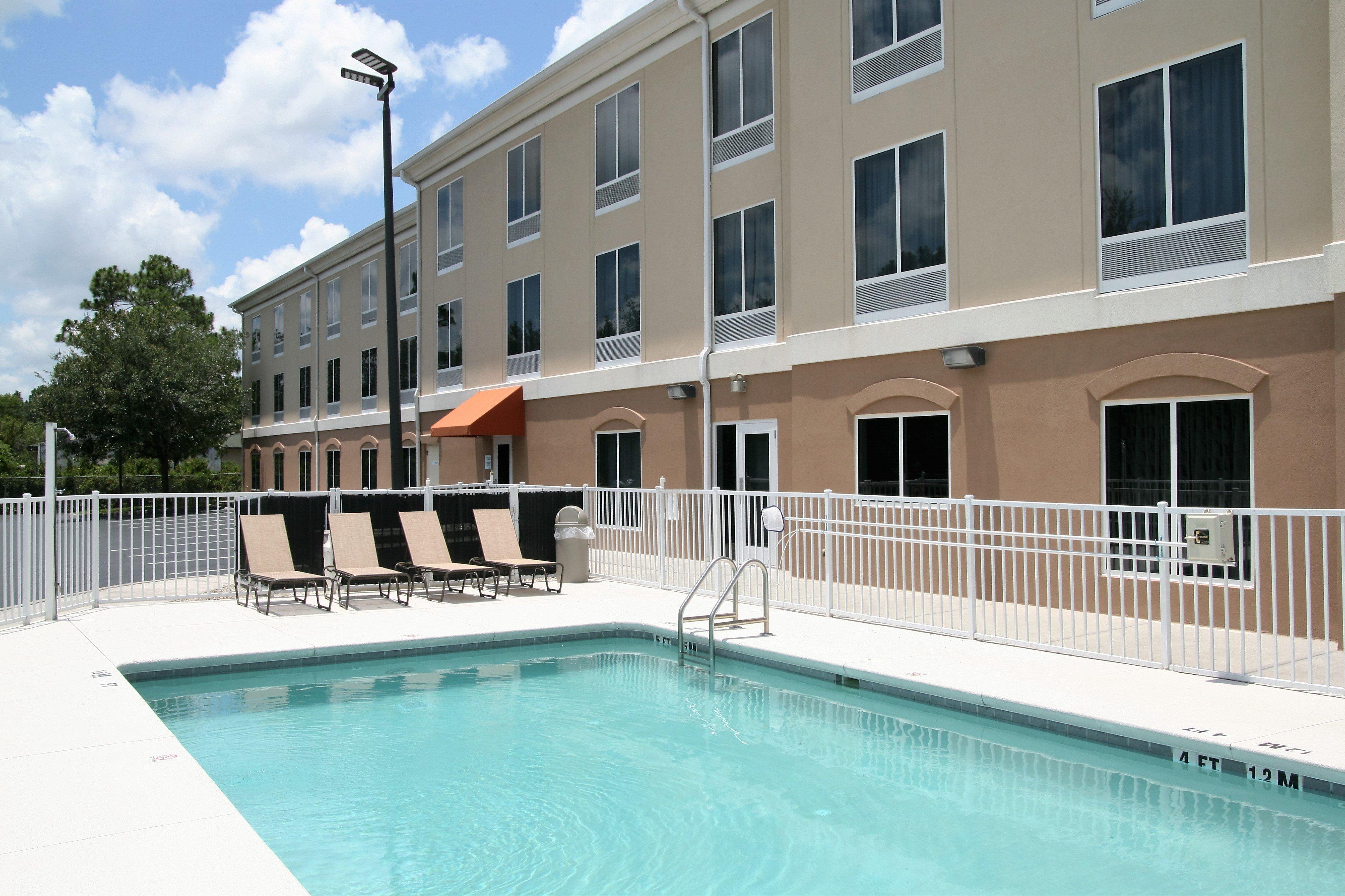 Holiday Inn Express Hotel & Suites Brooksville West, An Ihg Hotel Exteriör bild